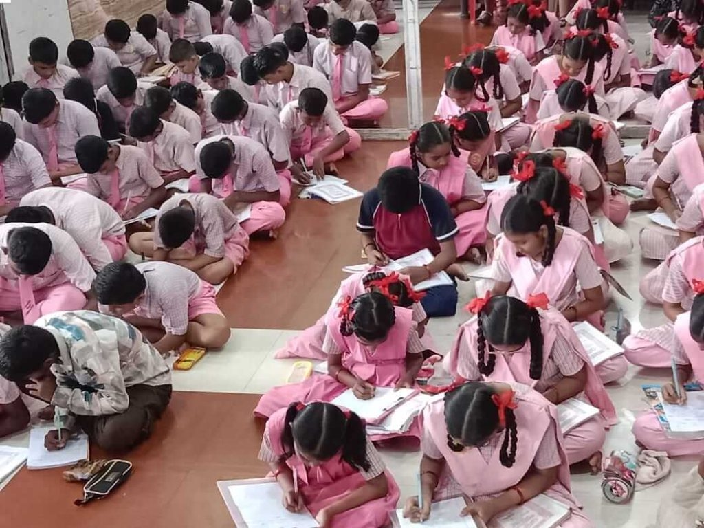 गुरु पौर्णिमेनिमित्त सुंदर हस्ताक्षर स्पर्धा